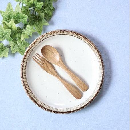 日本製 邊緣十草 陶瓷白盤 24cm|日式餐盤 陶瓷餐盤 圓盤 盤子 - 富士通販