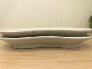 日本製 美濃燒 白結晶豆型陶瓷淺盤 | 不規則盤 菜盤 魚盤 可微波 白結晶釉