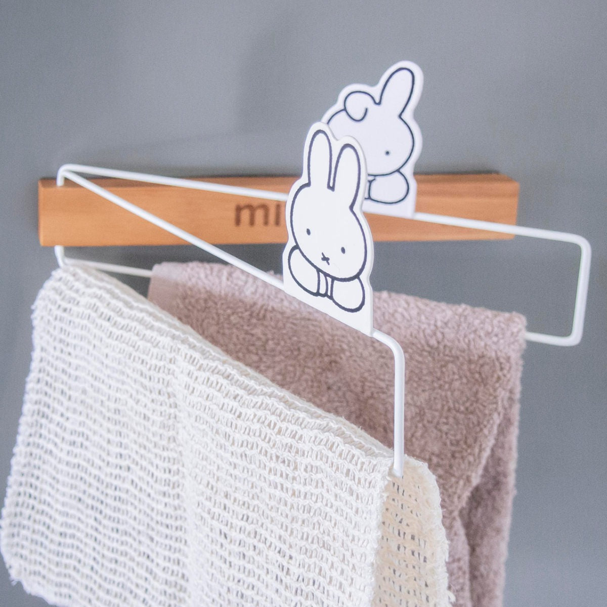 日本 miffy 米飛兔 磁吸折疊擦手巾毛巾掛架|可折疊 廚房吊掛架 毛巾架 抹布架