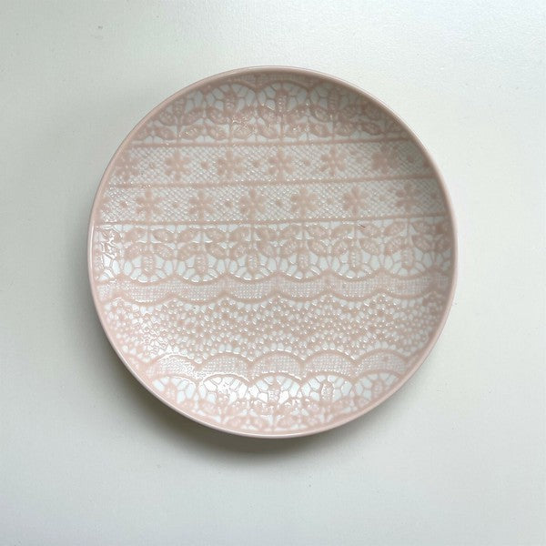 日本製 波佐見燒 15.5cm 蕾絲花紋 陶瓷餐盤|日常質感點心盤