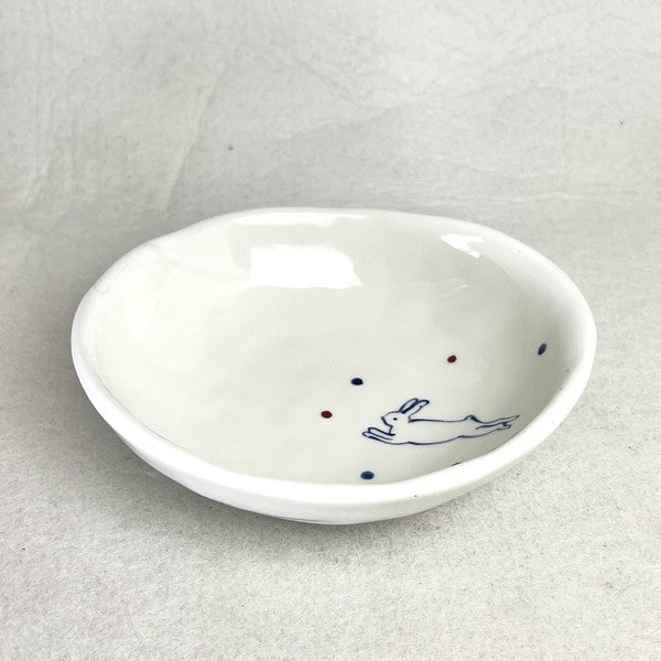 日本製 rokuro 六魯 兔子圖樣橢圓造型陶瓷碗 200ml|沙拉碗 甜點碗 水果碗 陶瓷餐具 盤子