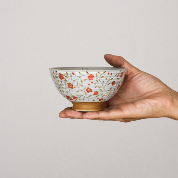 【美濃燒】日本製 乳白釉小櫻花紋飯碗｜日常餐桌飯碗 居家陶瓷碗 日系質感