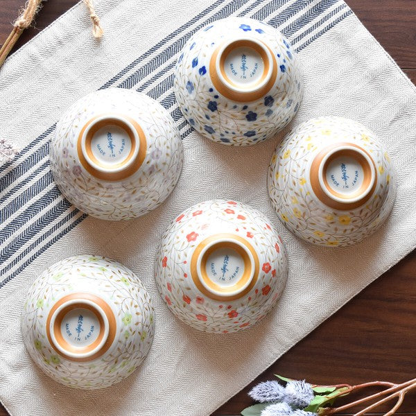【美濃燒】日本製 乳白釉小櫻花紋飯碗｜日常餐桌飯碗 居家陶瓷碗 日系質感