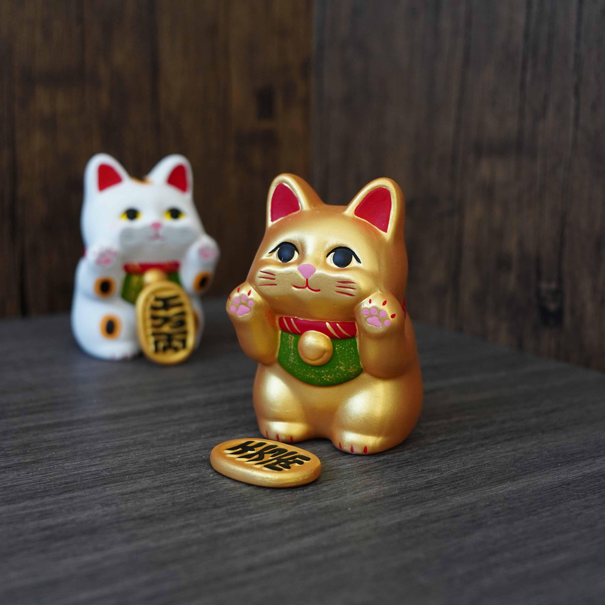 日本 RYUKODO 龍虎堂貼臉招財貓｜白色和金色招財貓擺飾 開店送禮 - 富士通販