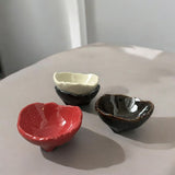 日本製 美濃燒 不規則三腳小碟 | 銀河系小碟 陶瓷醬料碟 小菜碟 裝飾盤 飾品盤