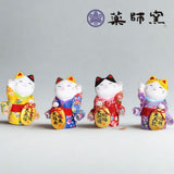 日本 藥師窯 陶瓷彩錦和服招財貓 | 緣起物 新年擺飾 開店擺件 開運招財 招財貓 招財 玄關擺件